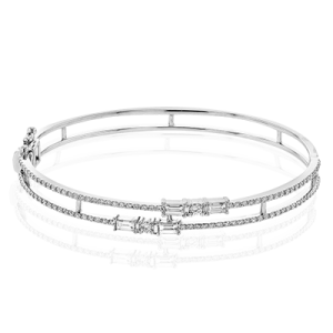 Bangle in 18k Gold with Diamonds