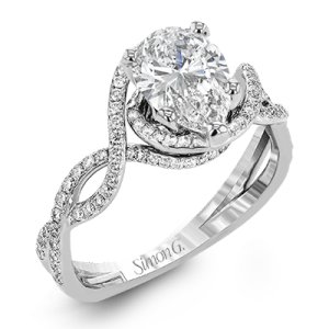 Engagement Ring in 18k Gold with Diamonds