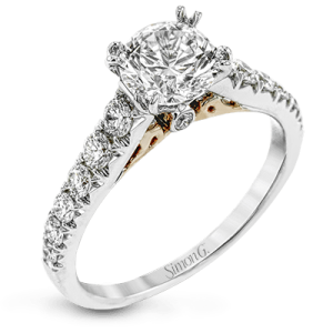 Engagement Ring in 18k Gold with Diamonds