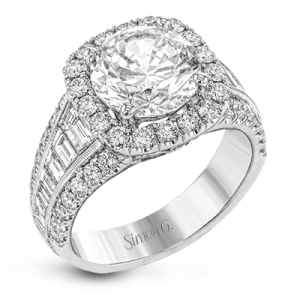 Engagement Ring in 18k Gold with Diamonds