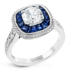 Engagement Ring in 18k Gold with Diamonds