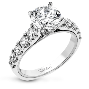 Engagement Ring in 18k Gold with Diamonds