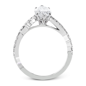 Engagement Ring in 18k Gold with Diamonds