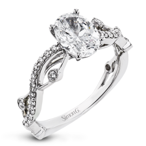 Engagement Ring in 18k Gold with Diamonds