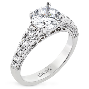 Engagement Ring in 18k Gold with Diamonds