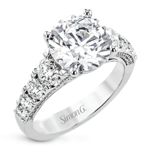 Engagement Ring in 18k Gold with Diamonds