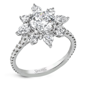 Engagement Ring in 18k Gold with Diamonds