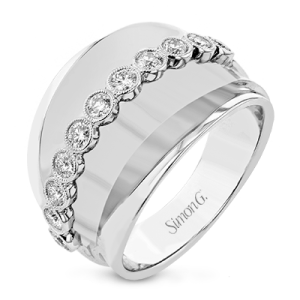 Right Hand Ring in 18k Gold with Diamonds