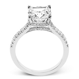 Engagement Ring in 18k Gold with Diamonds