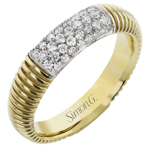 Right Hand Ring in 18k Gold with Diamonds