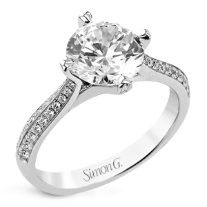 Engagement Ring in 18k Gold with Diamonds