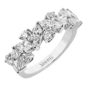 Right Hand Ring in 18k Gold with Diamonds