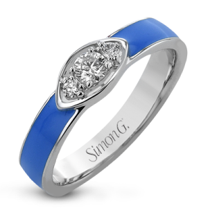 Right Hand Ring in 18k Gold with Diamonds