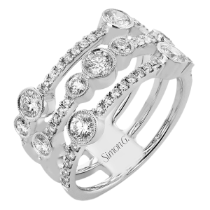 Right Hand Ring in 18k Gold with Diamonds
