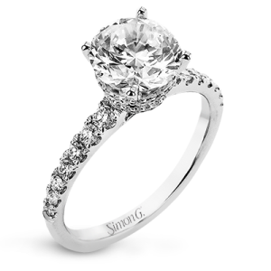 Engagement Ring in 18k Gold with Diamonds