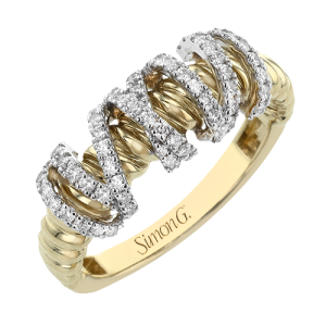 Right Hand Ring in 18k Gold with Diamonds