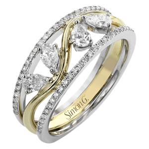 Right Hand Ring in 18k Gold with Diamonds