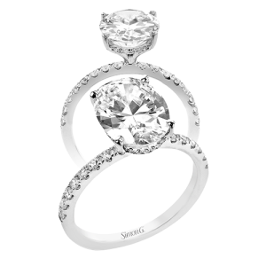 Engagement Ring in 18k Gold with Diamonds