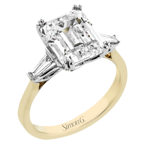 Engagement Ring in 18k Gold