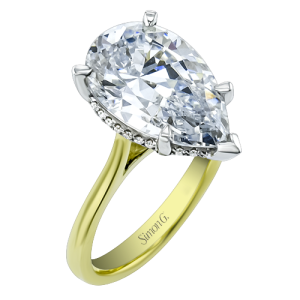 Engagement Ring in 18k Gold with Diamonds