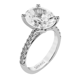 Engagement Ring in 18k Gold with Diamonds