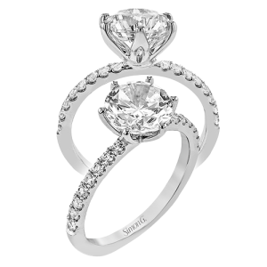 Engagement Ring in 18k Gold with Diamonds