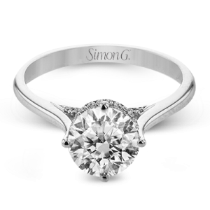 Engagement Ring in 18k Gold with Diamonds