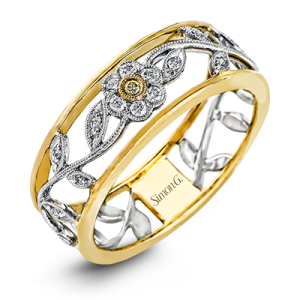 Right Hand Ring in 18k Gold with Diamonds