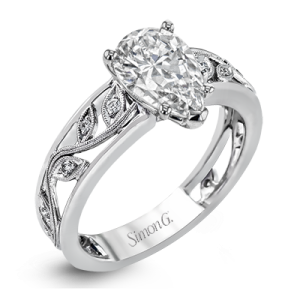 Engagement Ring in 18k Gold with Diamonds