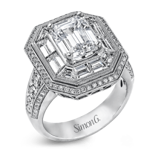 Engagement Ring in 18k Gold with Diamonds