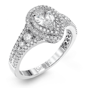 Engagement Ring in 18k Gold with Diamonds