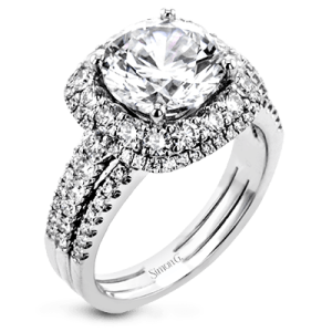 Engagement Ring in 18k Gold with Diamonds