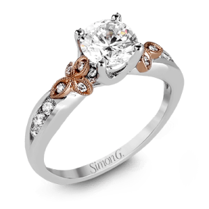 Engagement Ring in 18k Gold with Diamonds