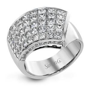 Right Hand Ring in 18k Gold with Diamonds