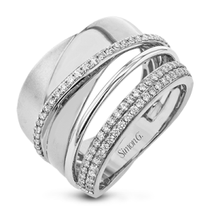 Right Hand Ring in 18k Gold with Diamonds