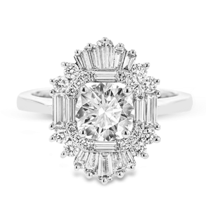 Engagement Ring in 18k Gold with Diamonds