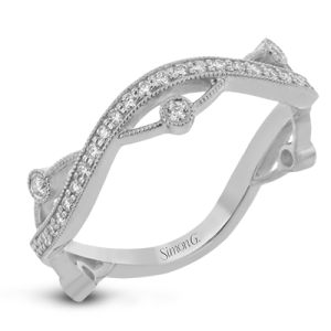 Right Hand Ring in 18k Gold with Diamonds