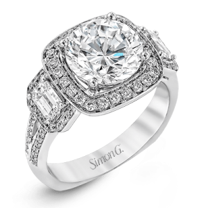 Engagement Ring in 18k Gold with Diamonds