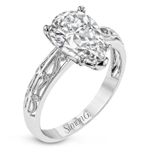 Engagement Ring in 18k Gold with Diamonds