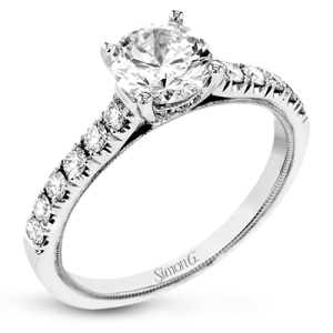 Engagement Ring in 18k Gold with Diamonds