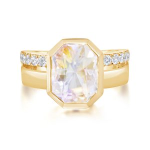 18K Yellow Gold Rainbow Moonstone/Diamond Ring