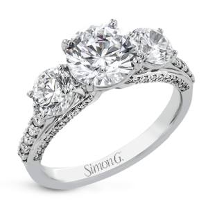 Engagement Ring in 18k Gold with Diamonds