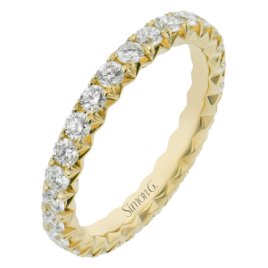 Engagement Ring in 18k Gold with Diamonds