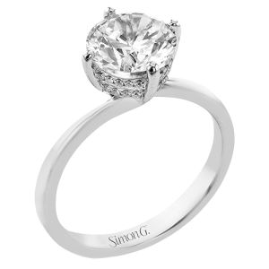 Engagement Ring in 18k Gold with Diamonds