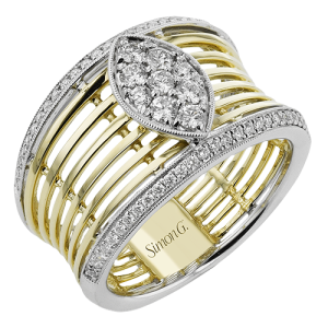 Right Hand Ring in 18k Gold with Diamonds