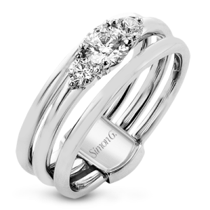 Engagement Ring in 18k Gold with Diamonds