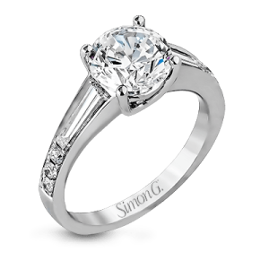 Engagement Ring in 18k Gold with Diamonds