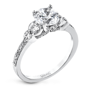 Engagement Ring in 18k Gold with Diamonds