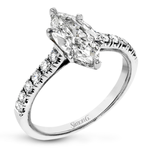 Engagement Ring in 18k Gold with Diamonds