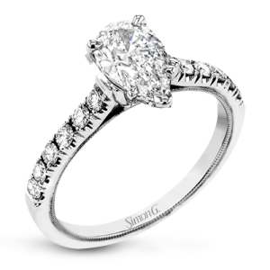 Engagement Ring in 18k Gold with Diamonds